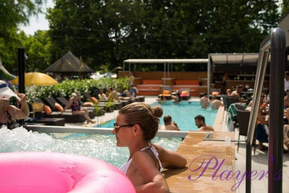 פוניארצוושהג' Player'S Pool&Rooms מראה חיצוני תמונה